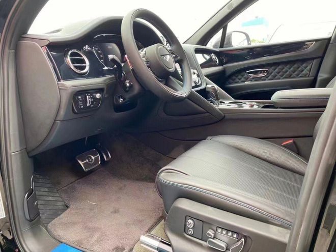 威客电竞2022款宾利添越SUV 分期购车优惠价(图2)