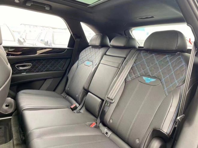 威客电竞2022款宾利添越SUV 分期购车优惠价(图5)