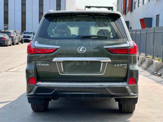 威客电竞中东版雷克萨斯LX570新车无消费税特价(图6)