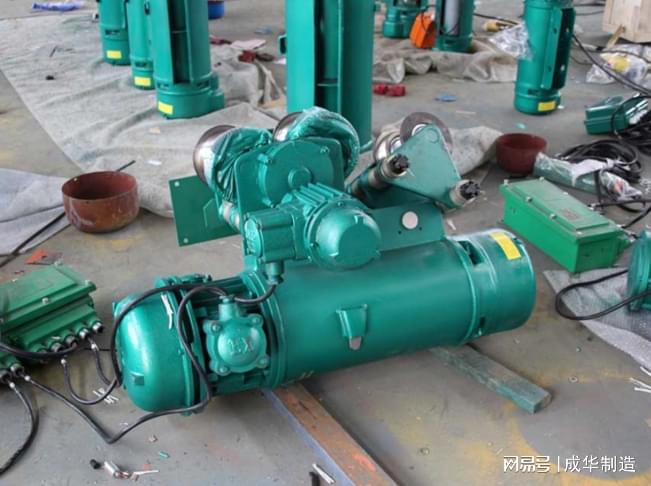 木材加工厂存粉尘爆炸隐患防威客电竞爆电动葫芦有效控制点火源(图2)